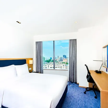Holiday Inn Express Macau City Centre By Ihg Exterior photo